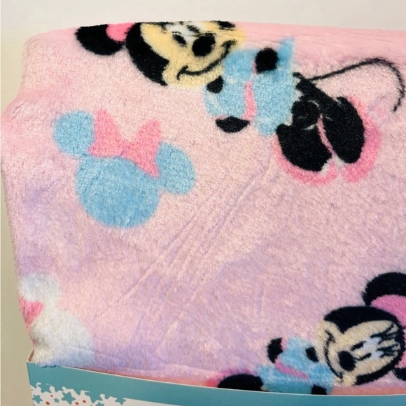 Disney Baby Soft & Cuddly Minnie Mouse Pink Baby Blanket - Picture 10 of 12
